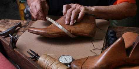 shoemaker salary|Shoemaker salary ‐ CareerExplorer.